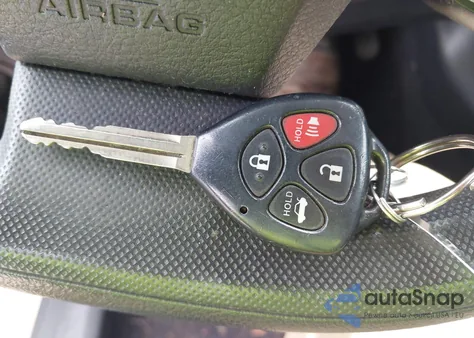 2011 Toyota Corolla S z USA, uszkodzony, nr VIN 2T1BU4EE5BC629044